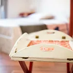 Bed and Breakfast Guest Art 4*