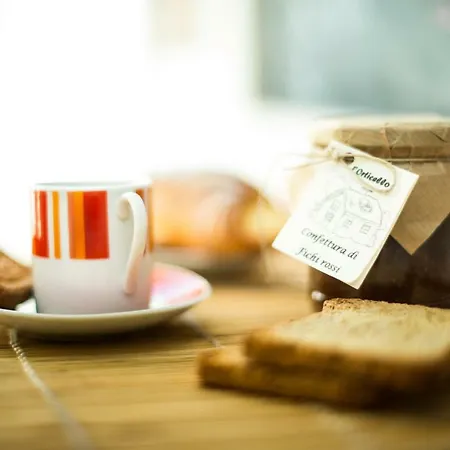 Bed & Breakfast Guest Art 4*