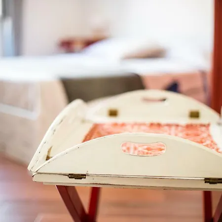 Bed & Breakfast Guest Art 4*